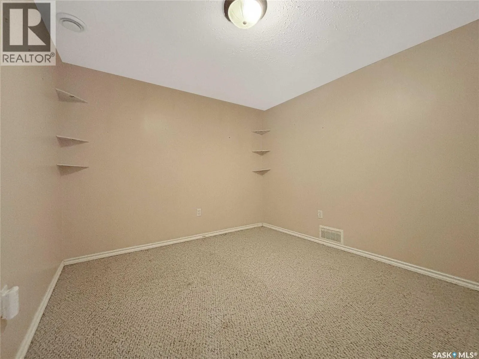 20 110 Banyan CRESCENT