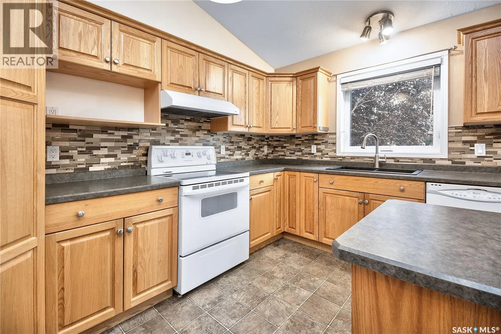 38 Longpre CRESCENT
