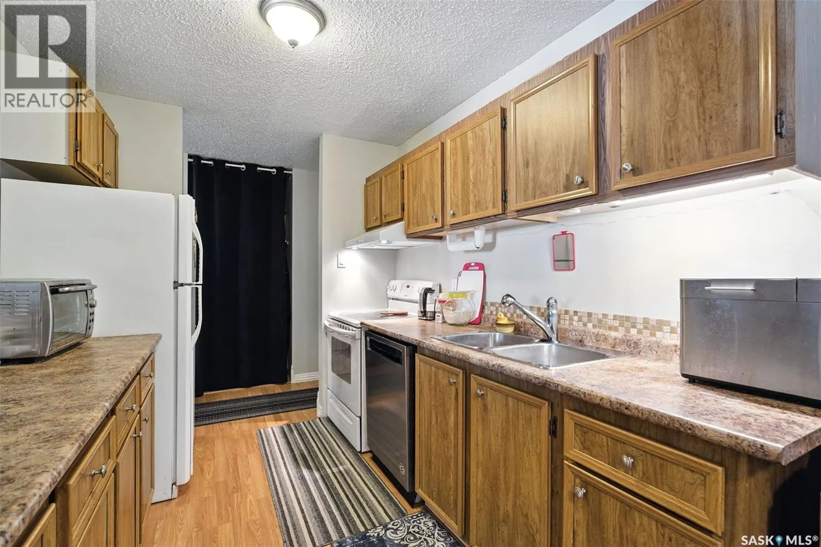 102b 4040 8th STREET E