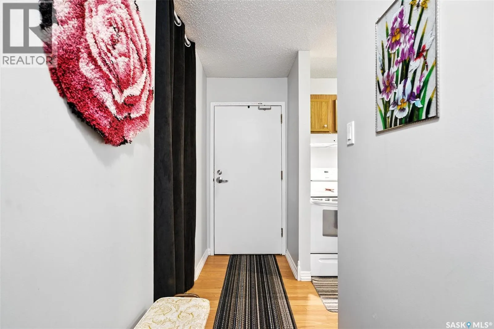 102b 4040 8th STREET E
