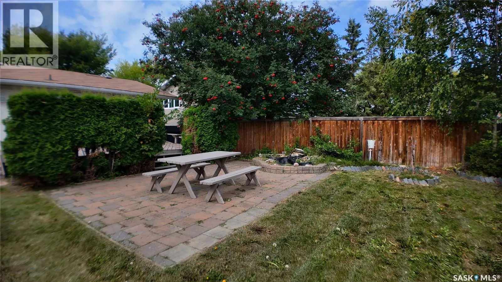 10716 Meighen CRESCENT