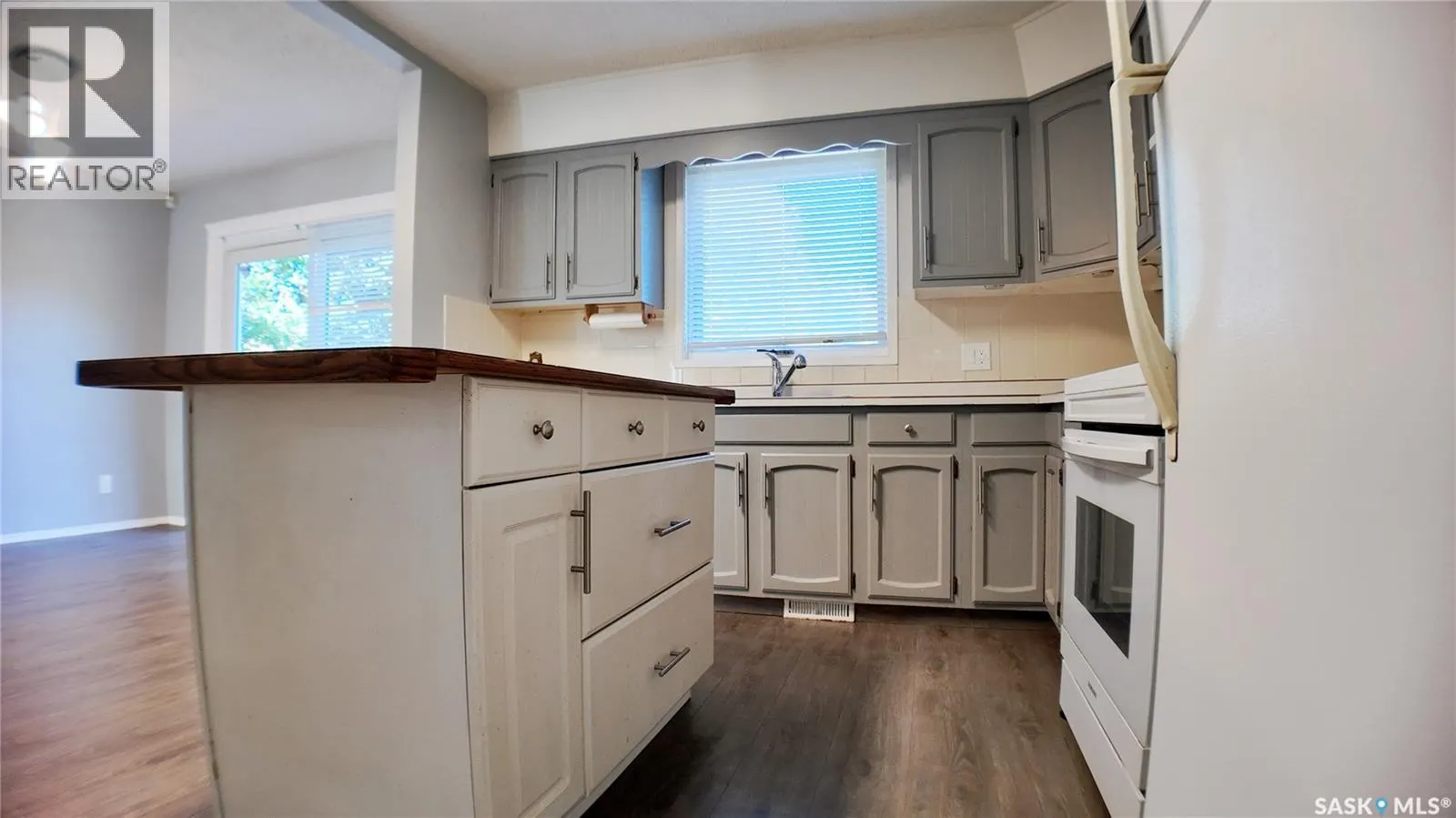 10716 Meighen CRESCENT