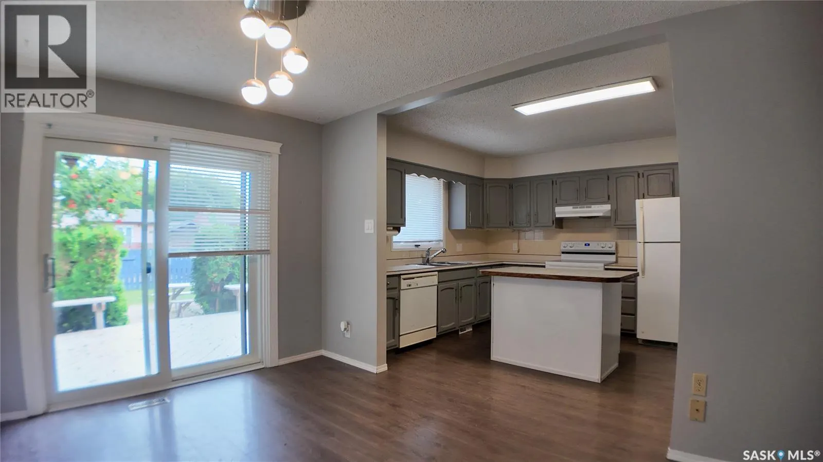 10716 Meighen CRESCENT