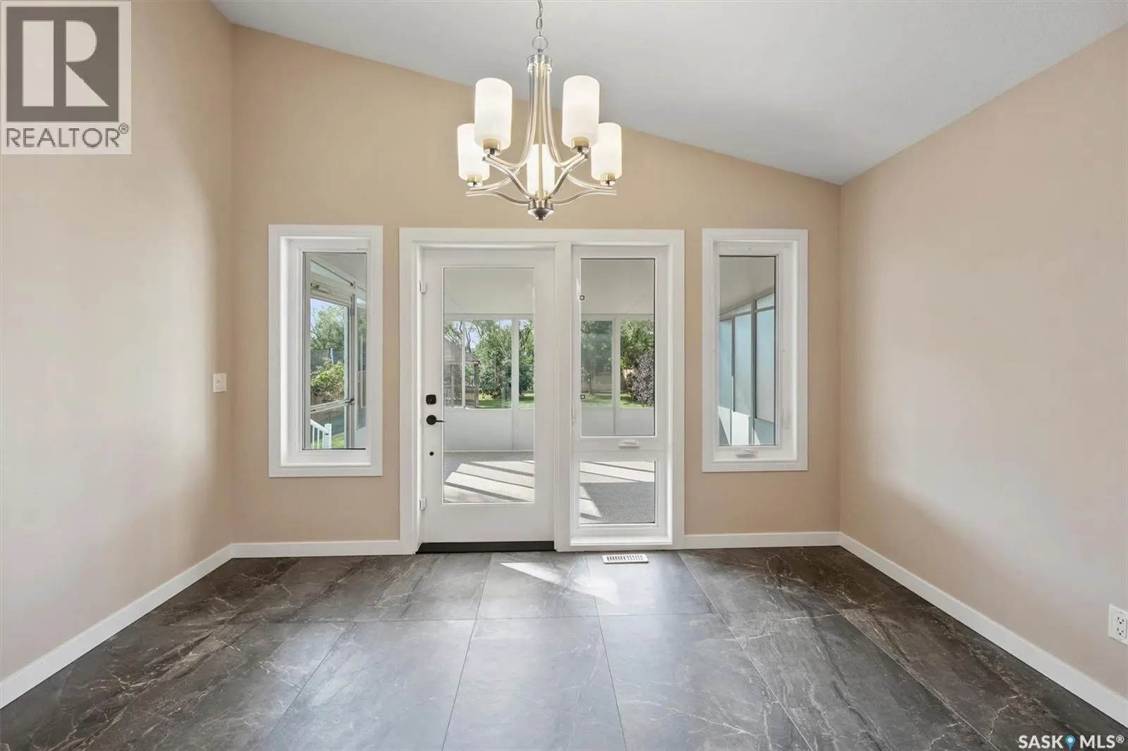 271 Denham CRESCENT
