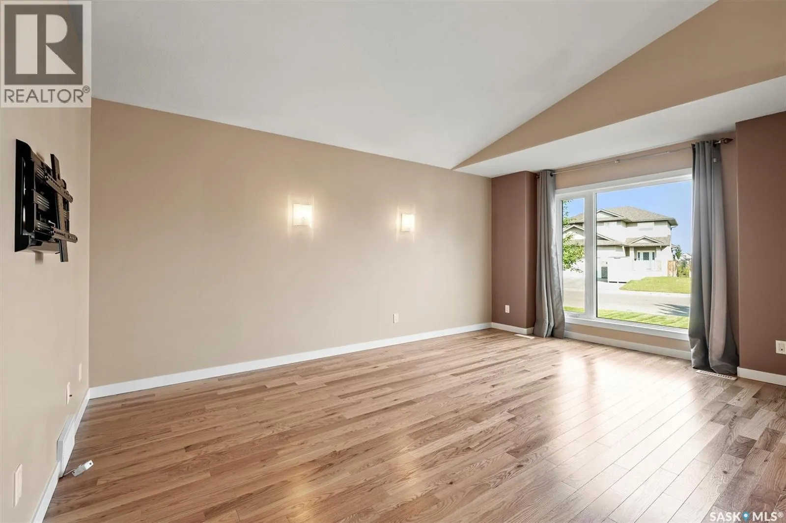 271 Denham CRESCENT