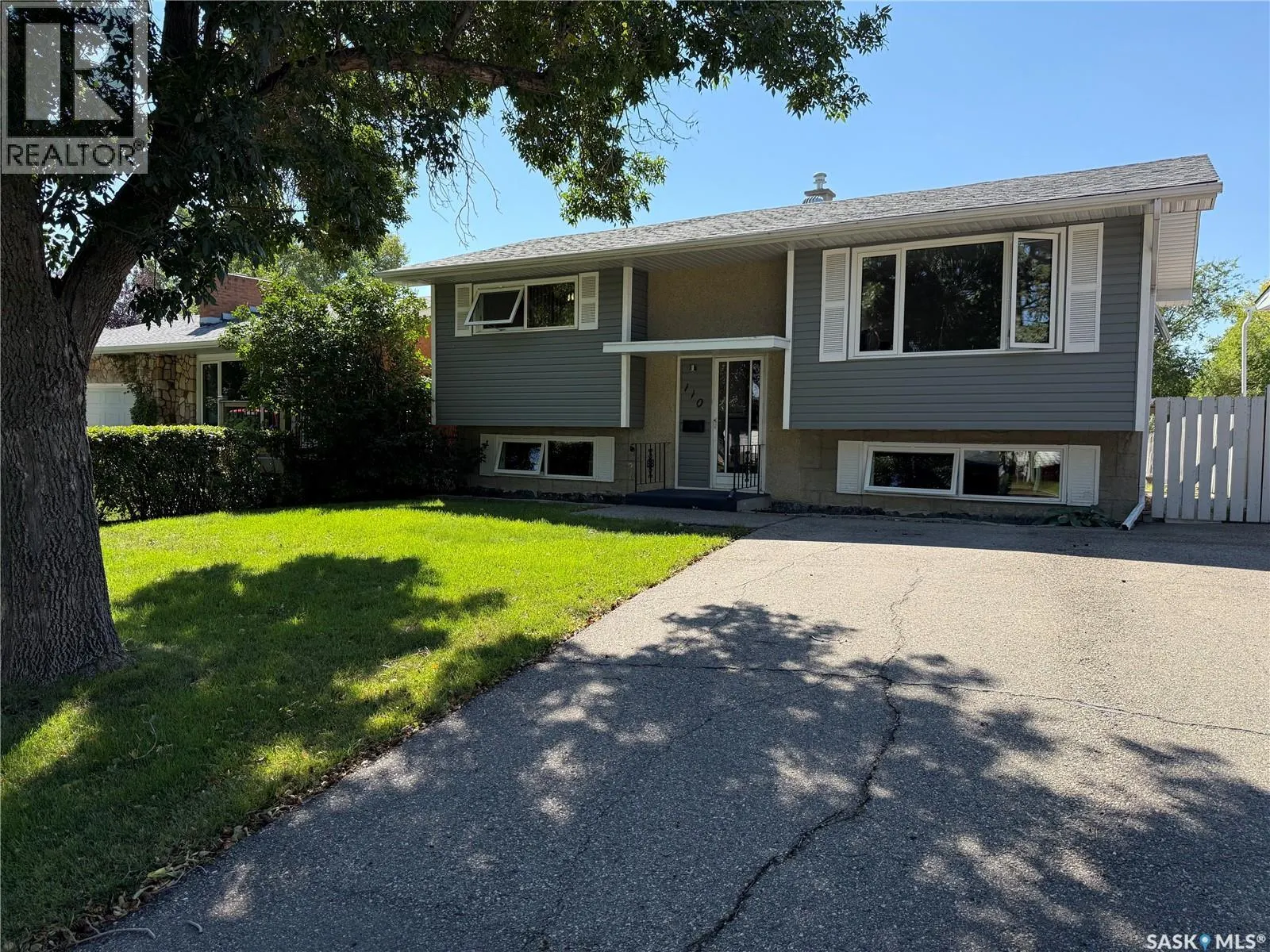 110 Rothwell CRESCENT