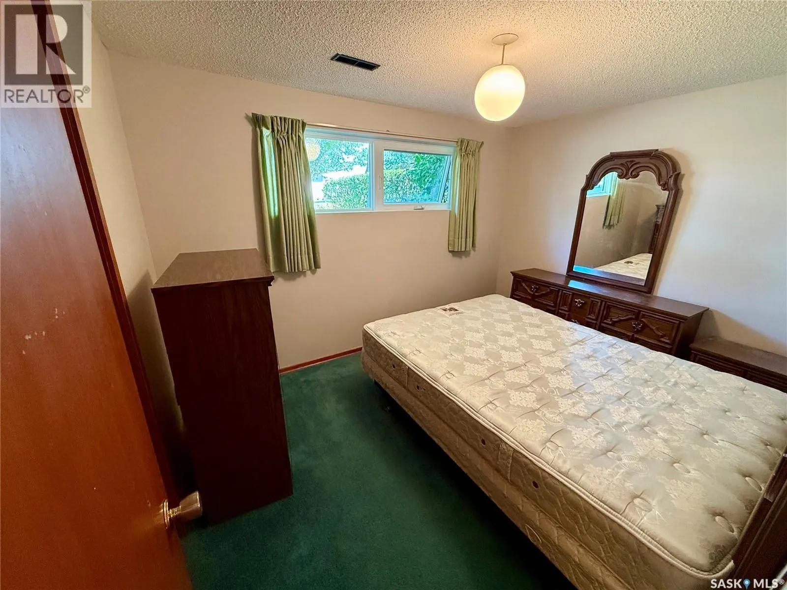 110 Rothwell CRESCENT