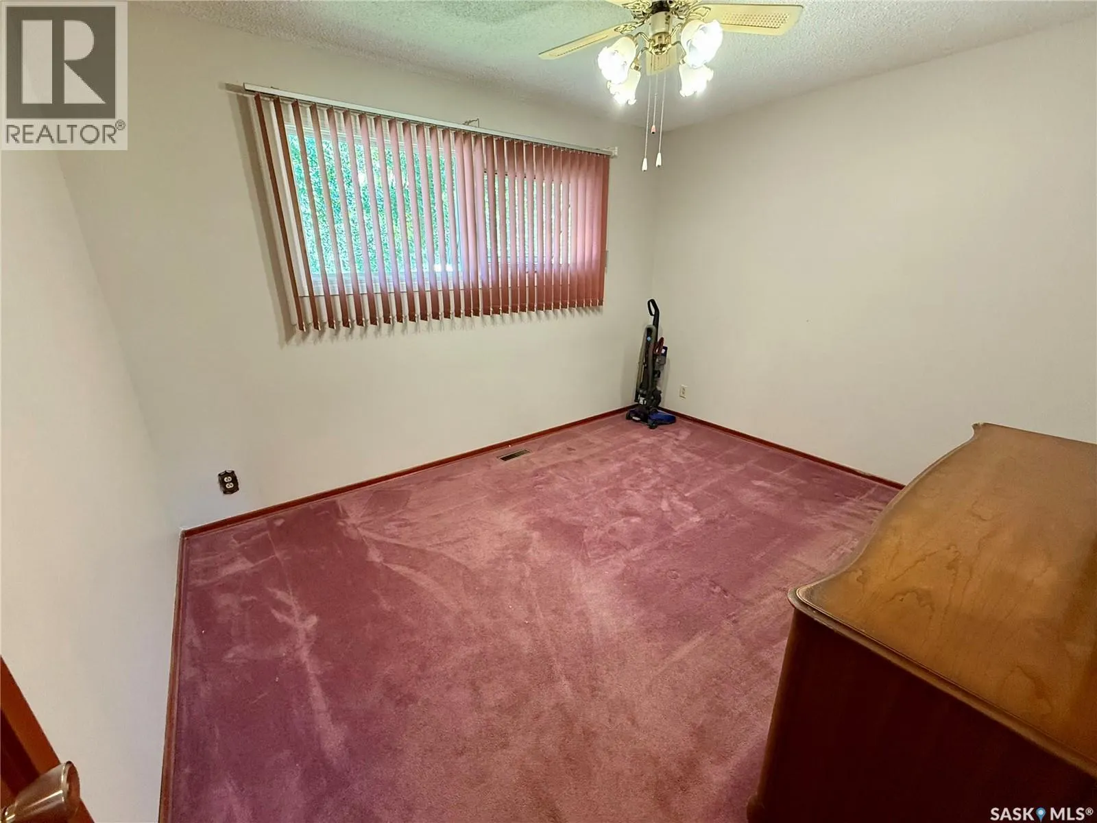 110 Rothwell CRESCENT