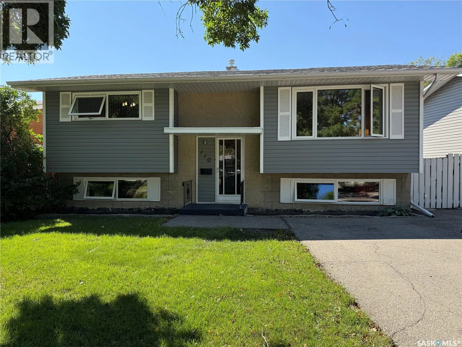 110 Rothwell CRESCENT