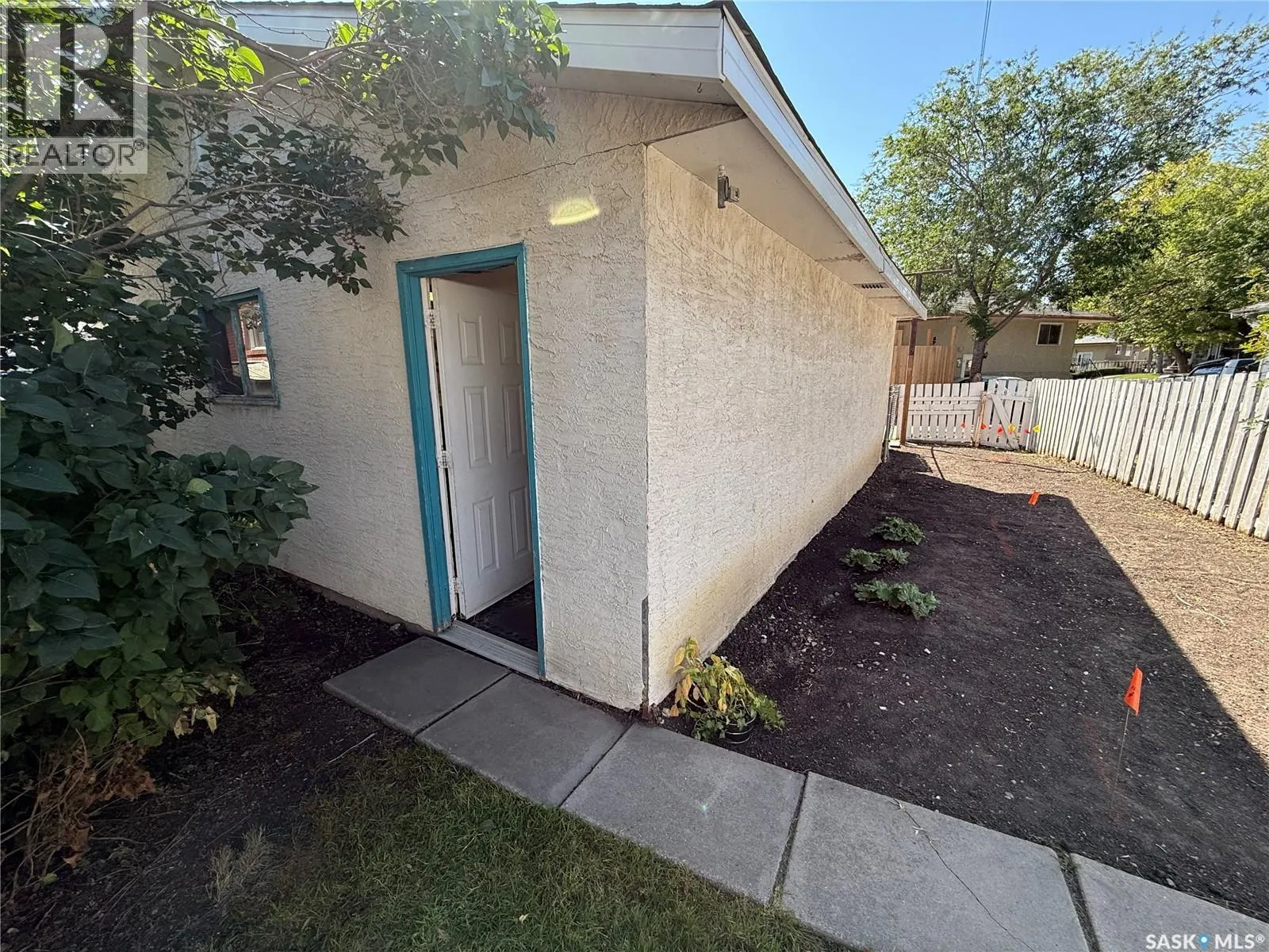 110 Rothwell CRESCENT