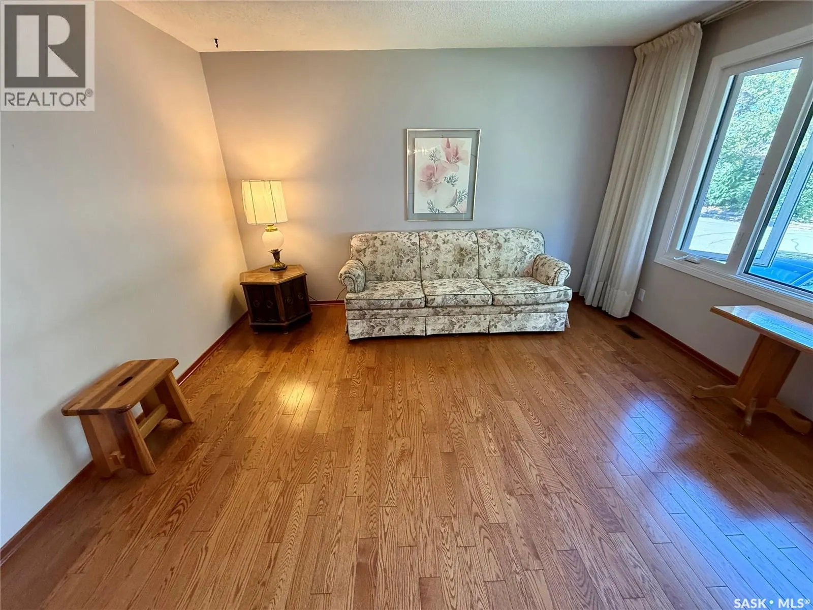 110 Rothwell CRESCENT