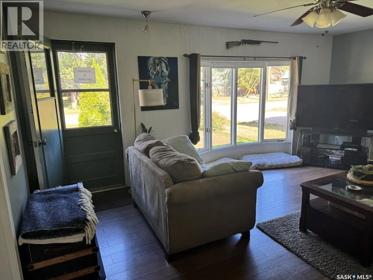 103 3rd AVENUE W