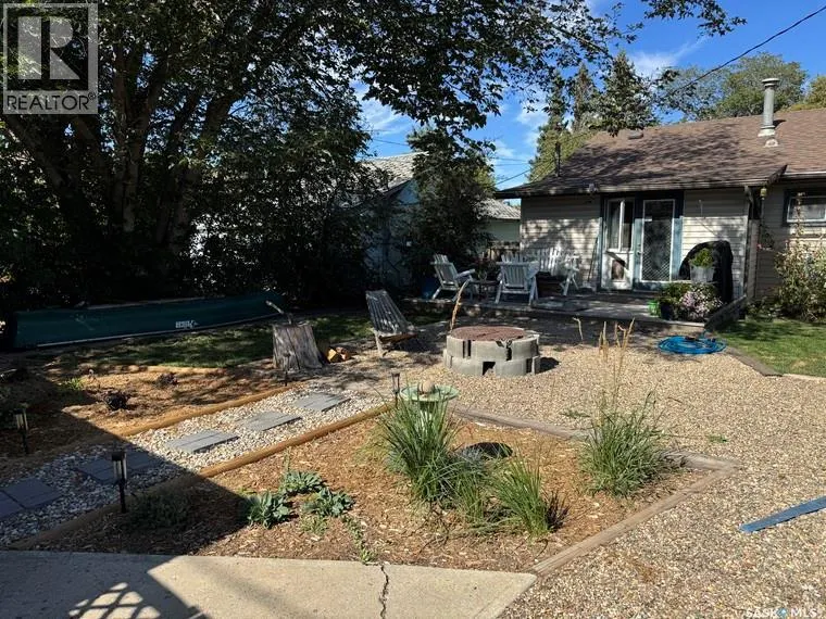 103 3rd AVENUE W