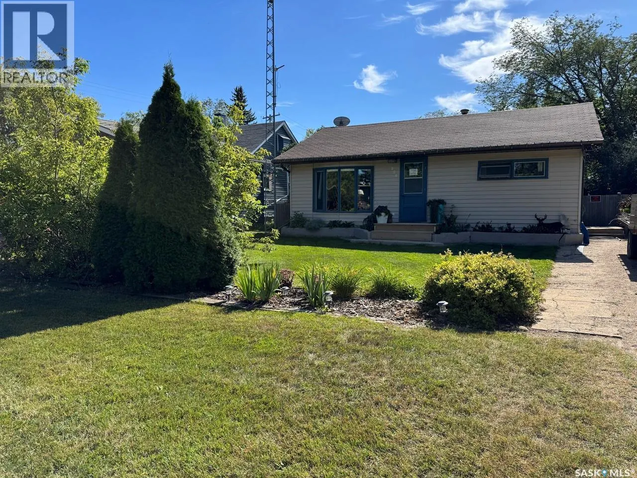 103 3rd AVENUE W