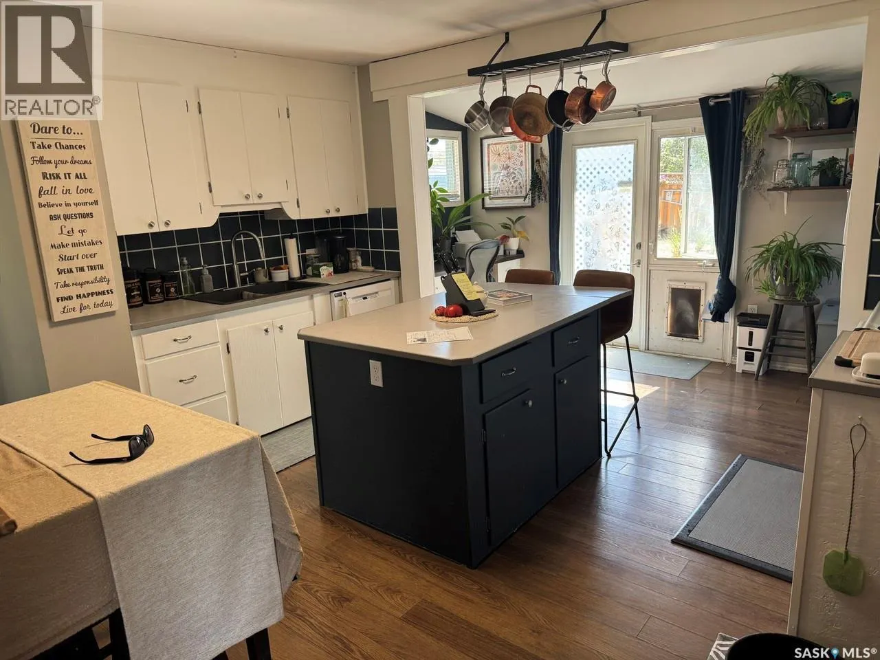 103 3rd AVENUE W