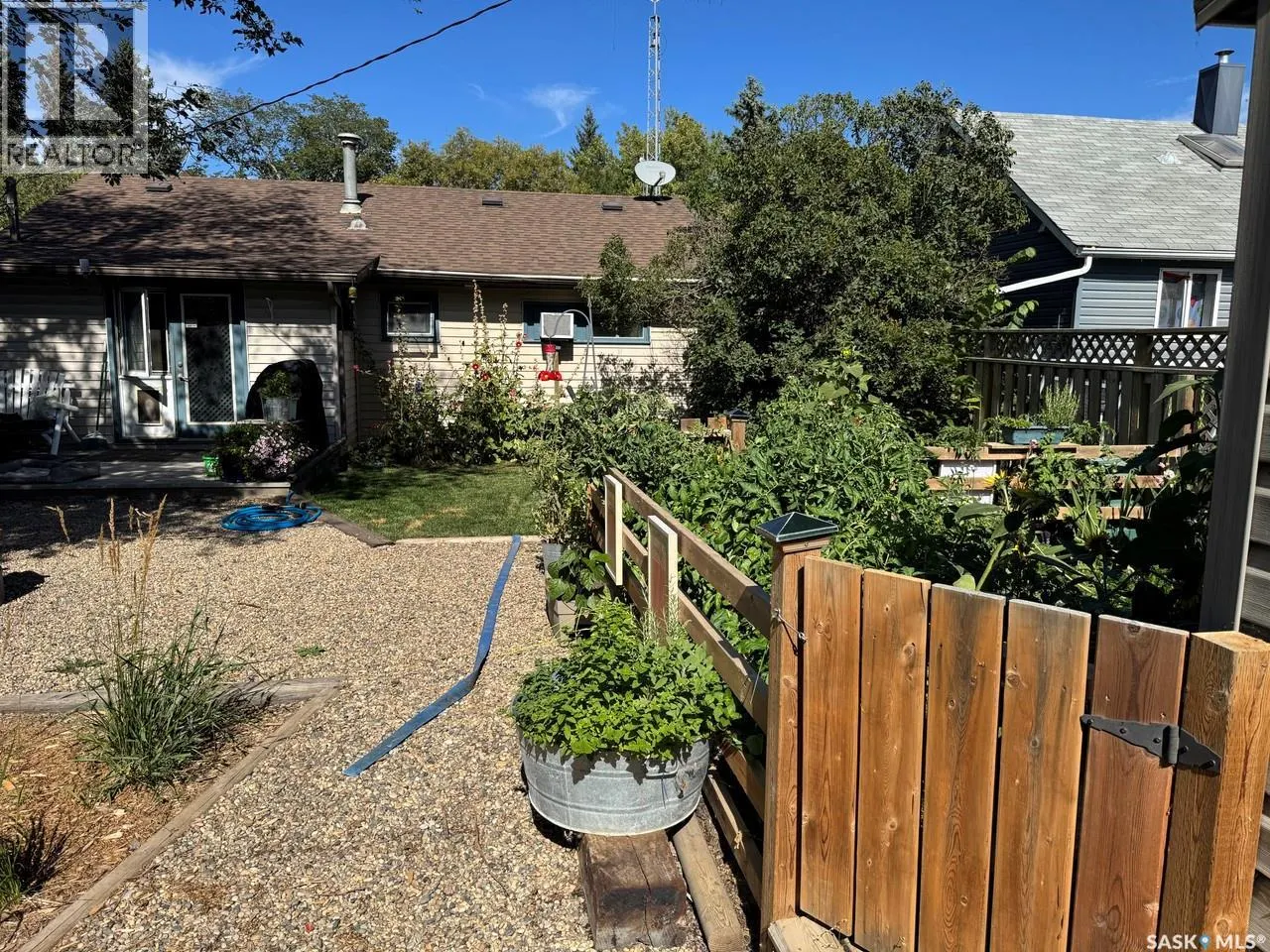103 3rd AVENUE W