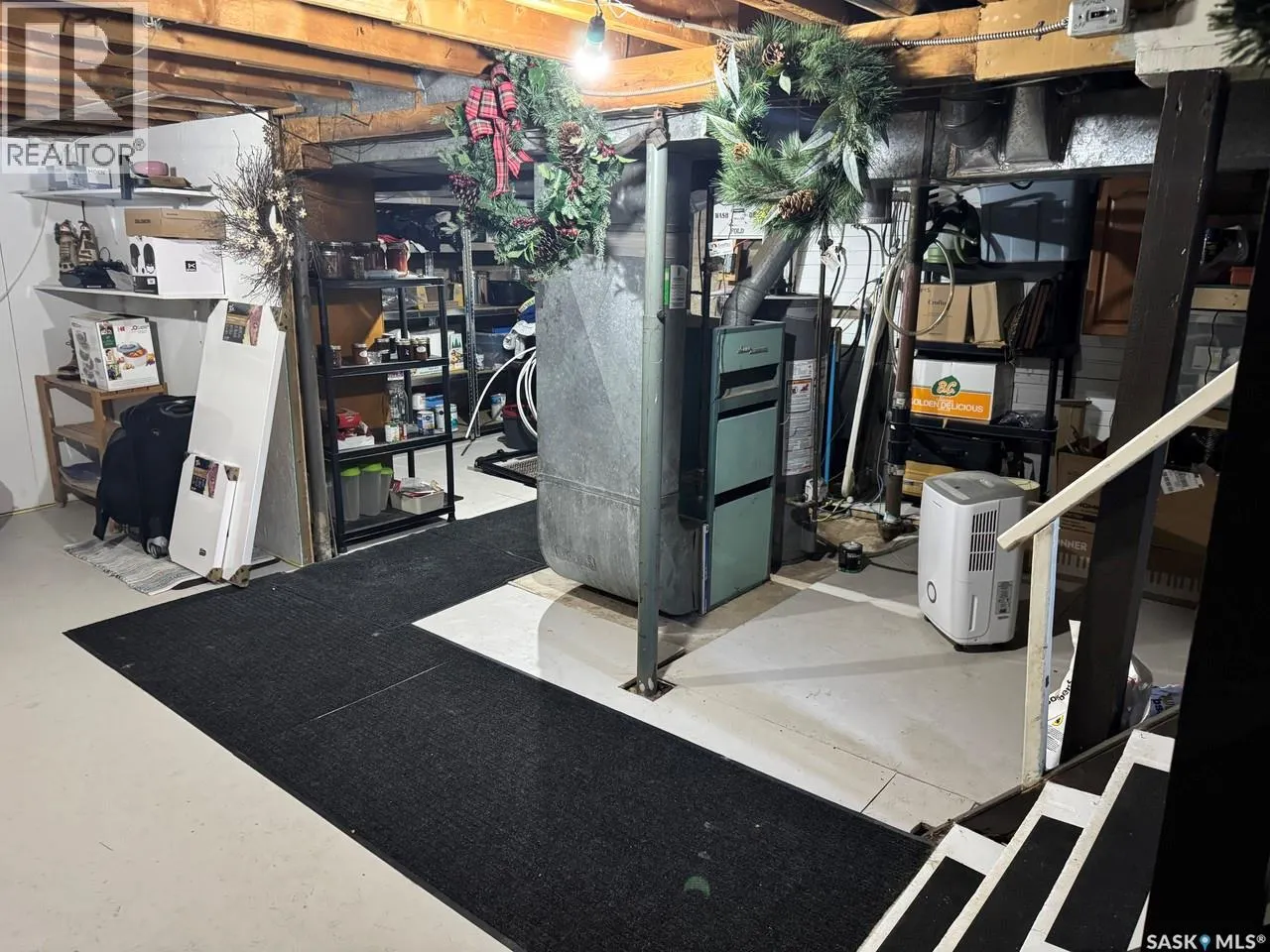103 3rd AVENUE W