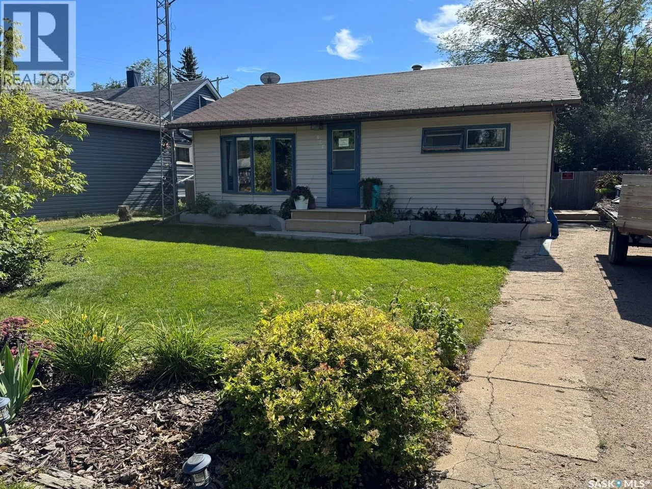 103 3rd AVENUE W