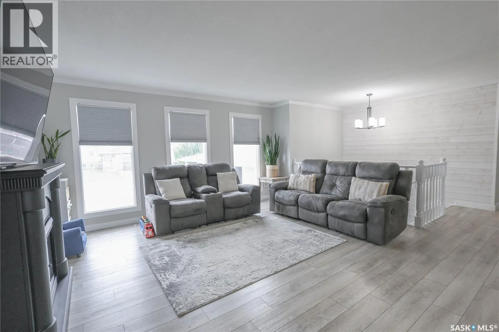 1728 Barton DRIVE