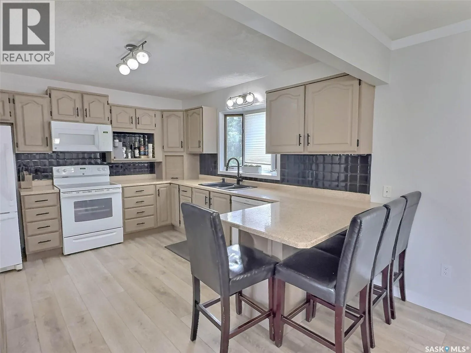 1728 Barton DRIVE