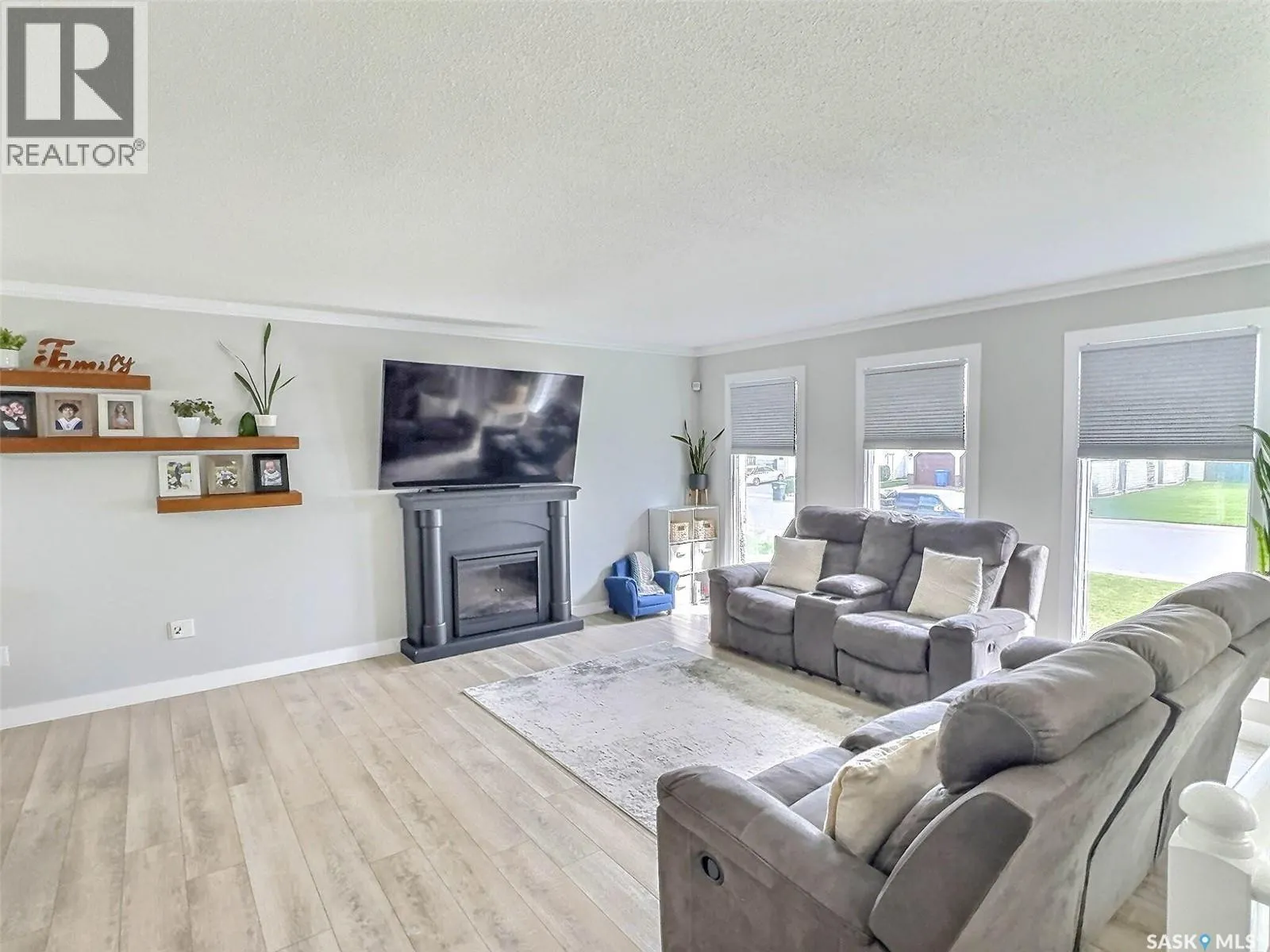 1728 Barton DRIVE