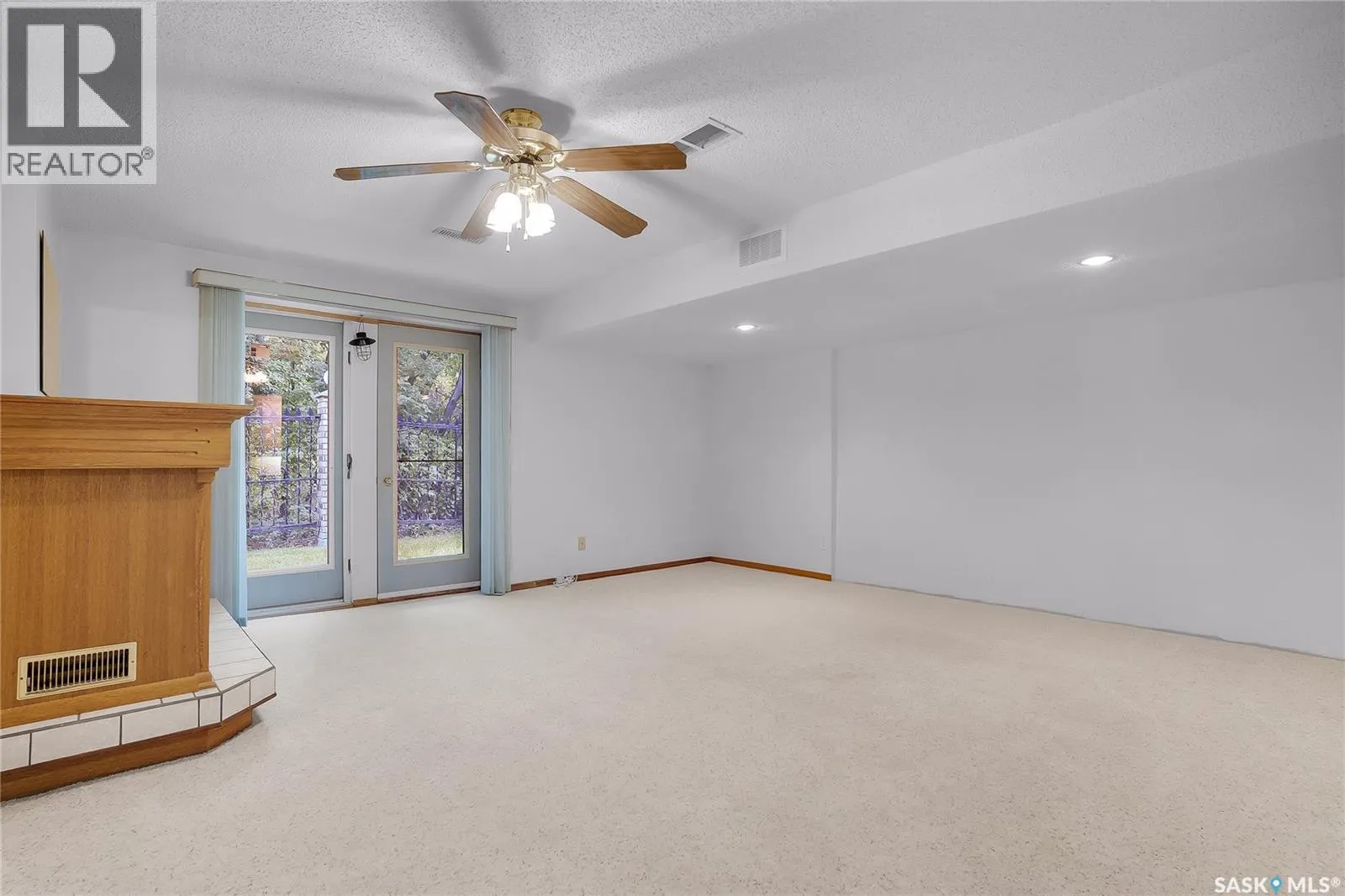 22 3415 Calder CRESCENT