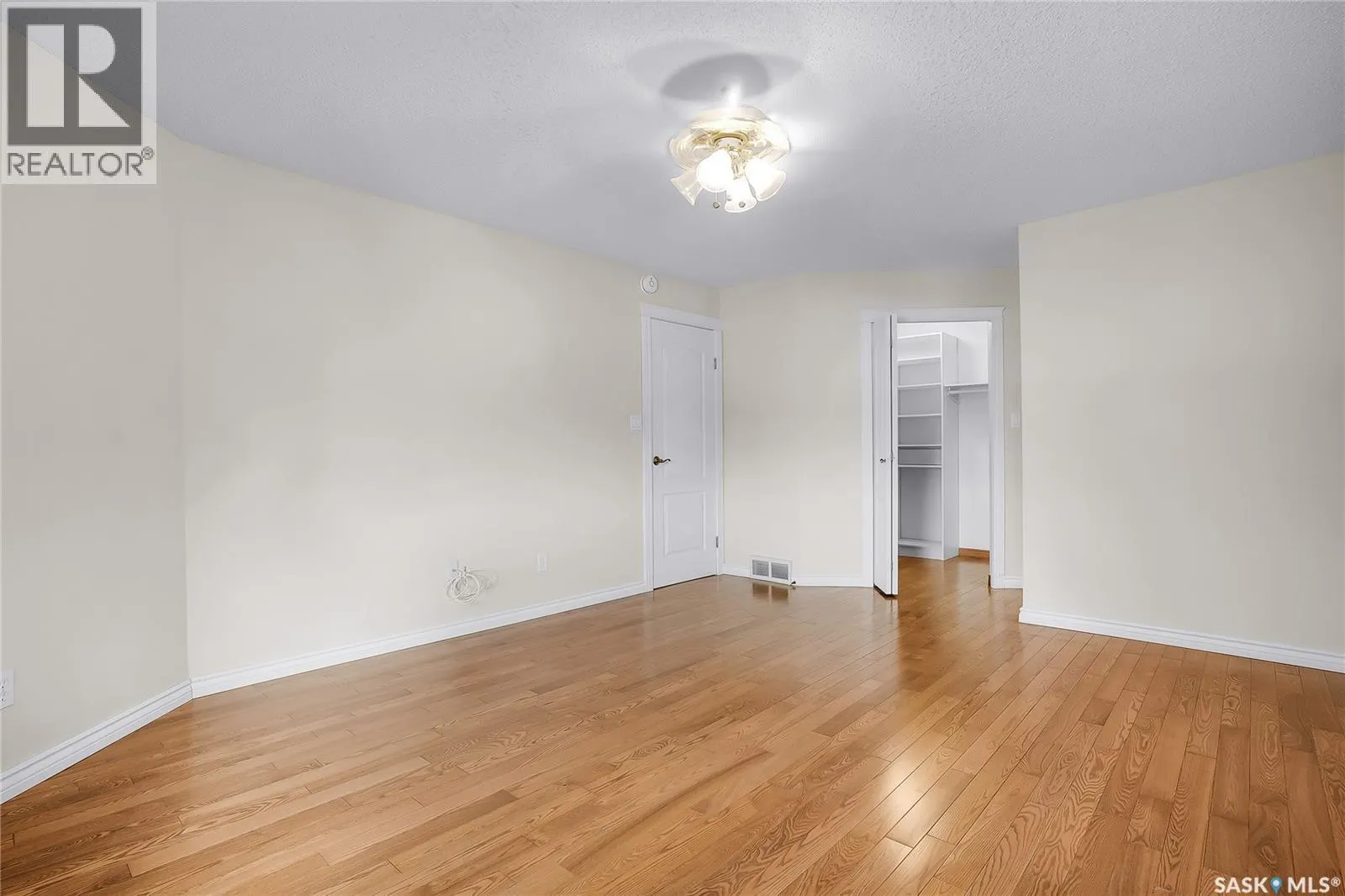 22 3415 Calder CRESCENT
