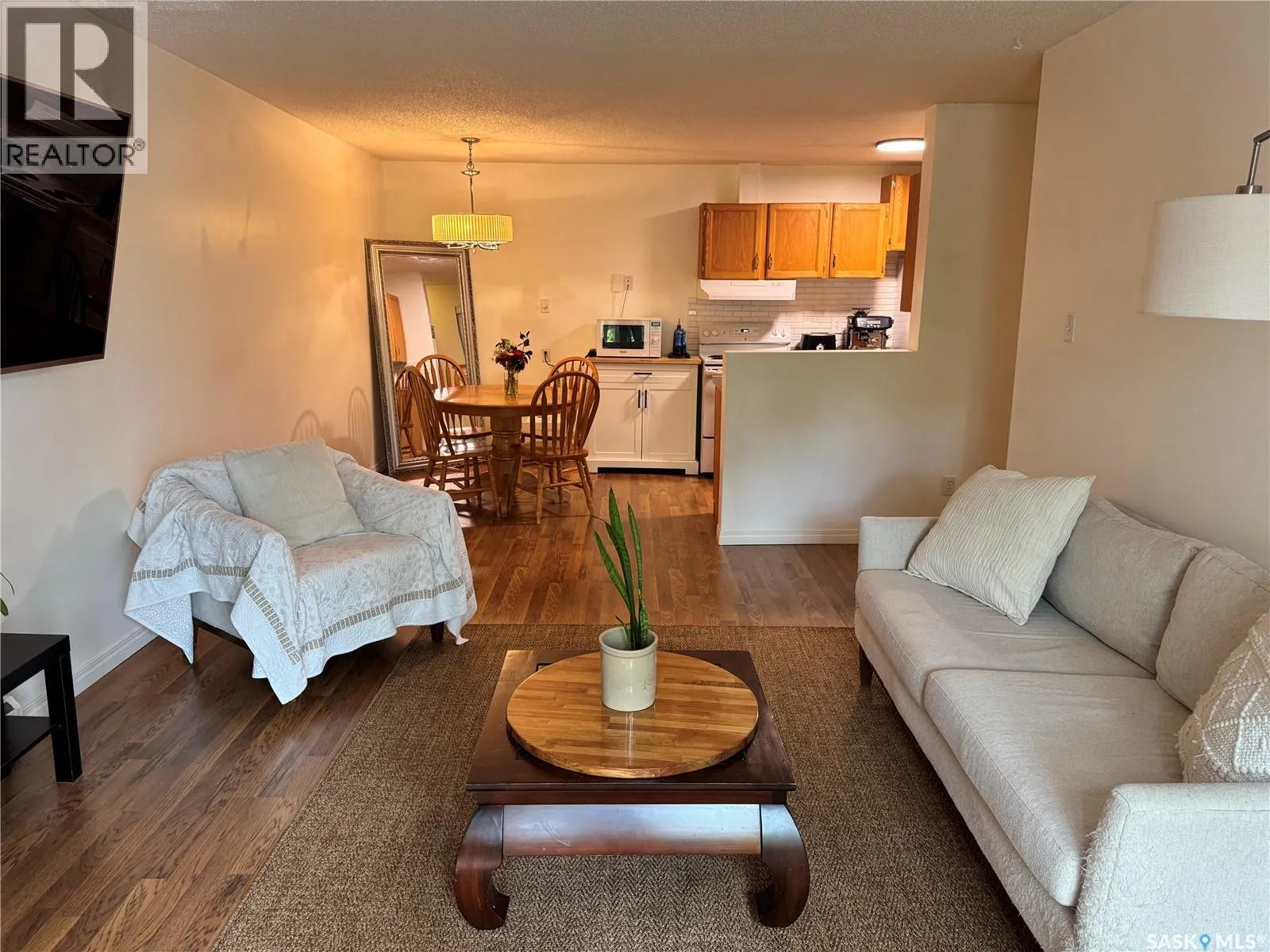 319 122 Edinburgh PLACE