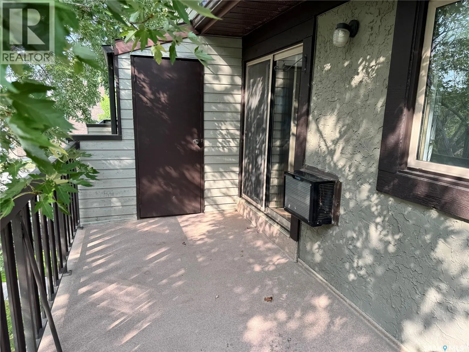319 122 Edinburgh PLACE