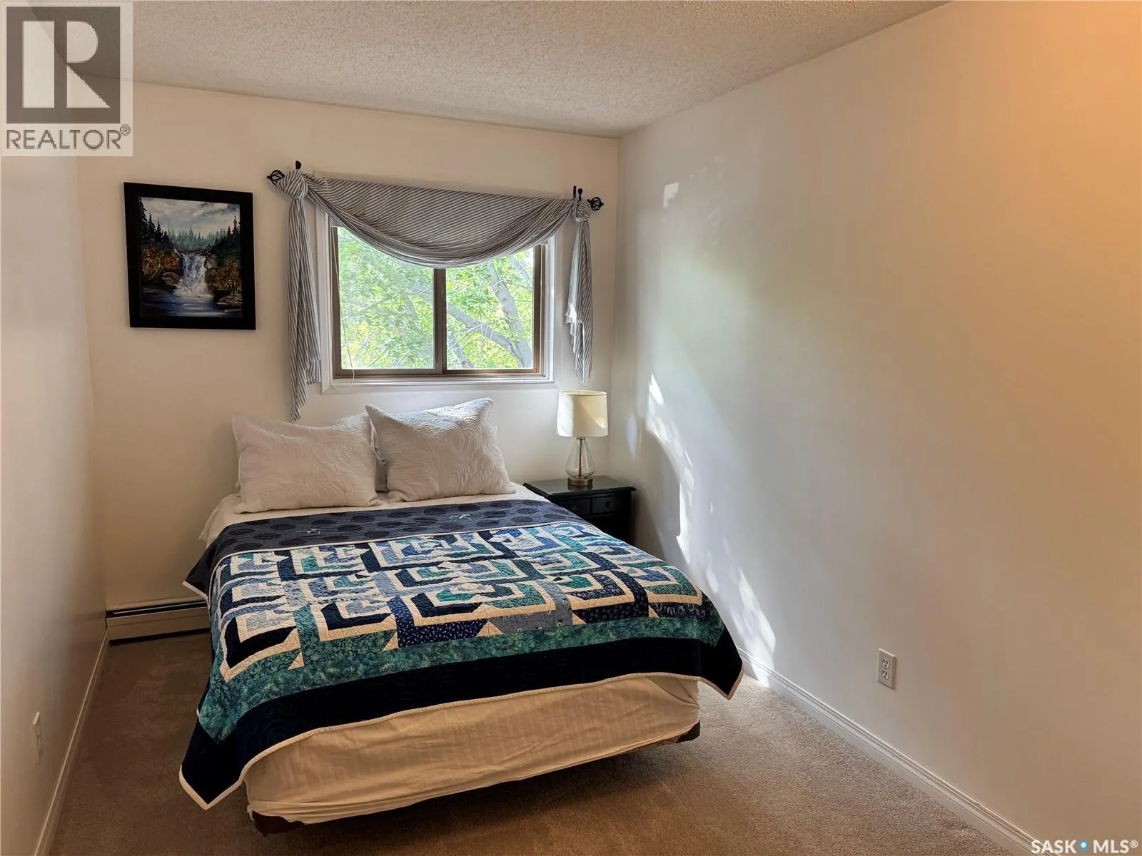 319 122 Edinburgh PLACE