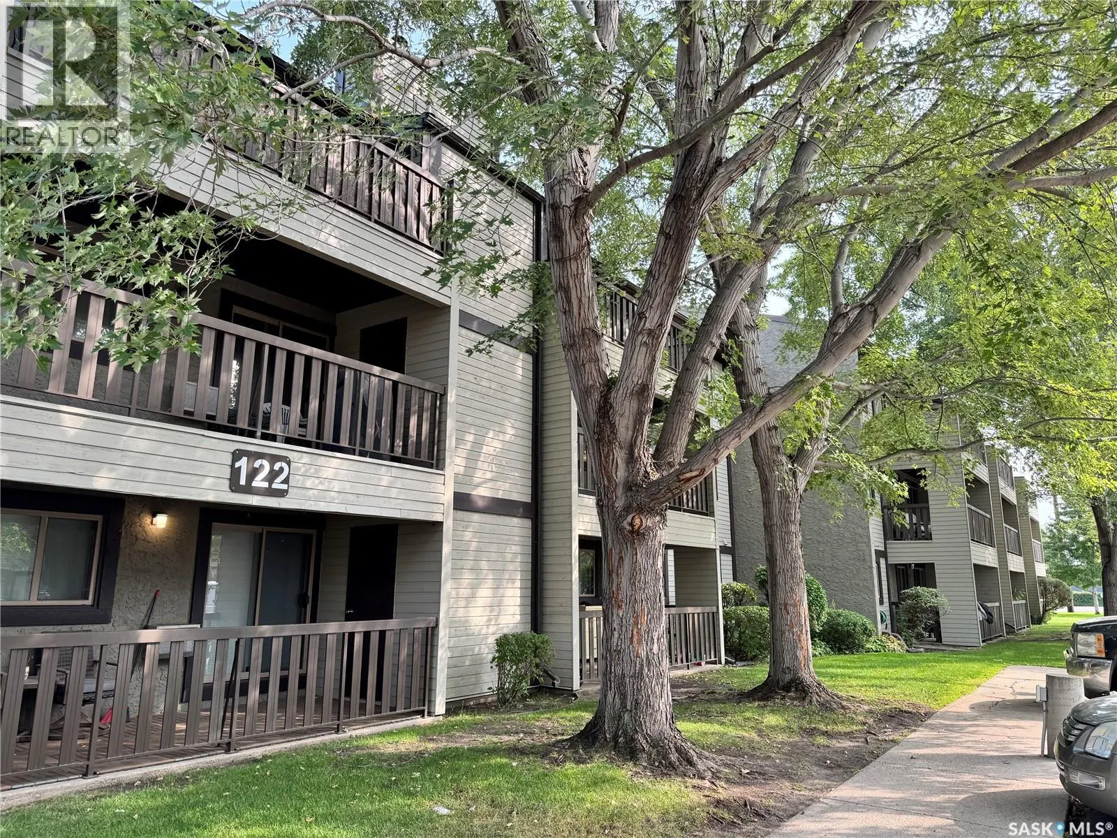 319 122 Edinburgh PLACE