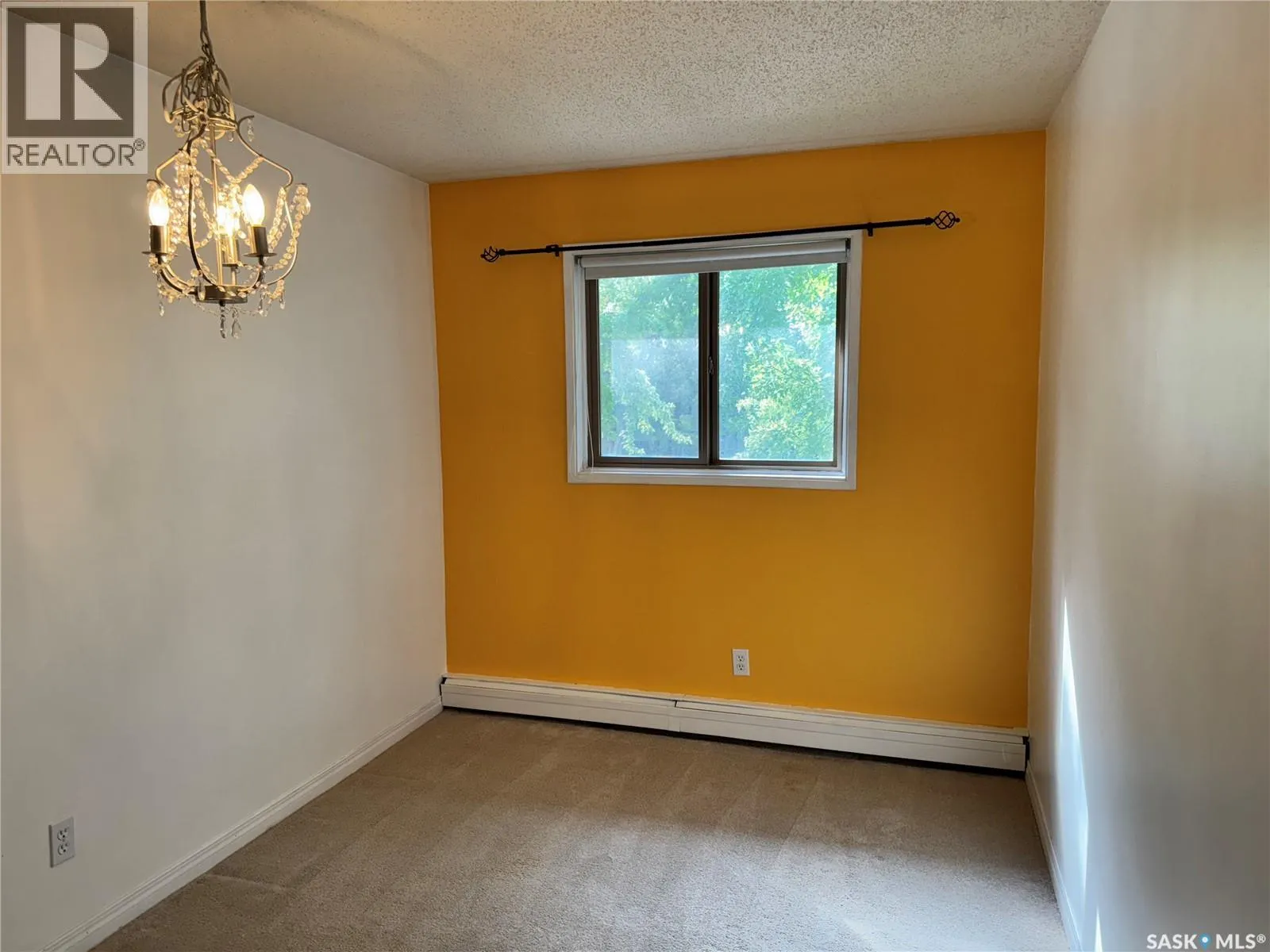 319 122 Edinburgh PLACE
