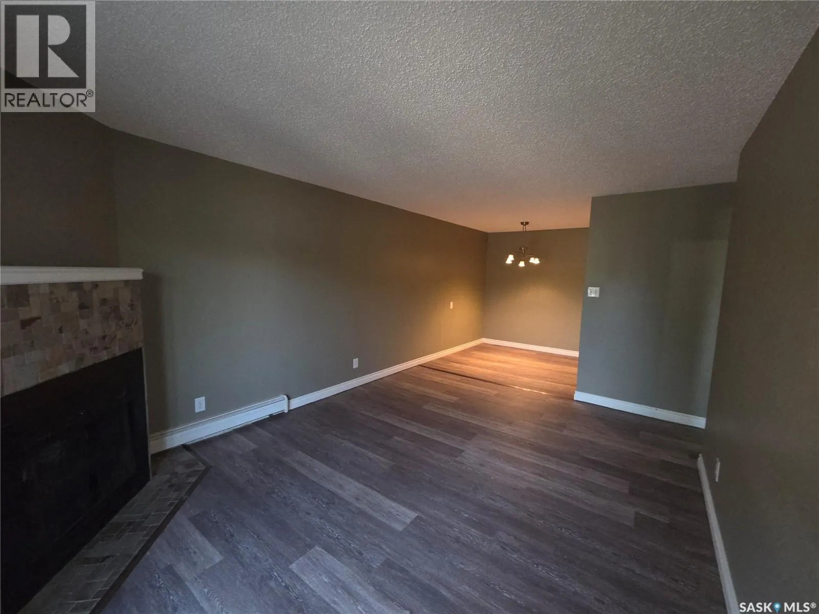 207B 4040 8th STREET E