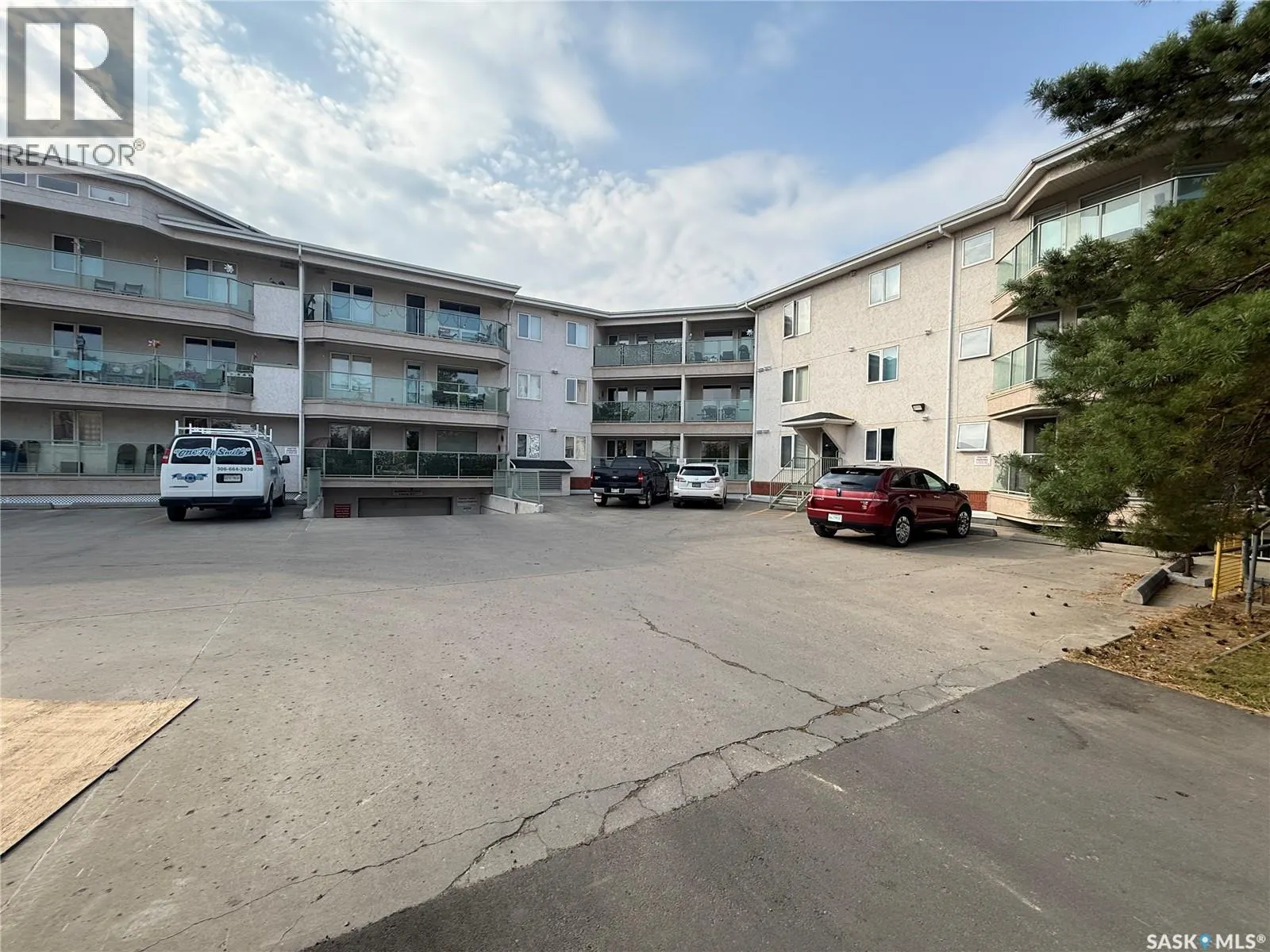 306 1850 Main STREET