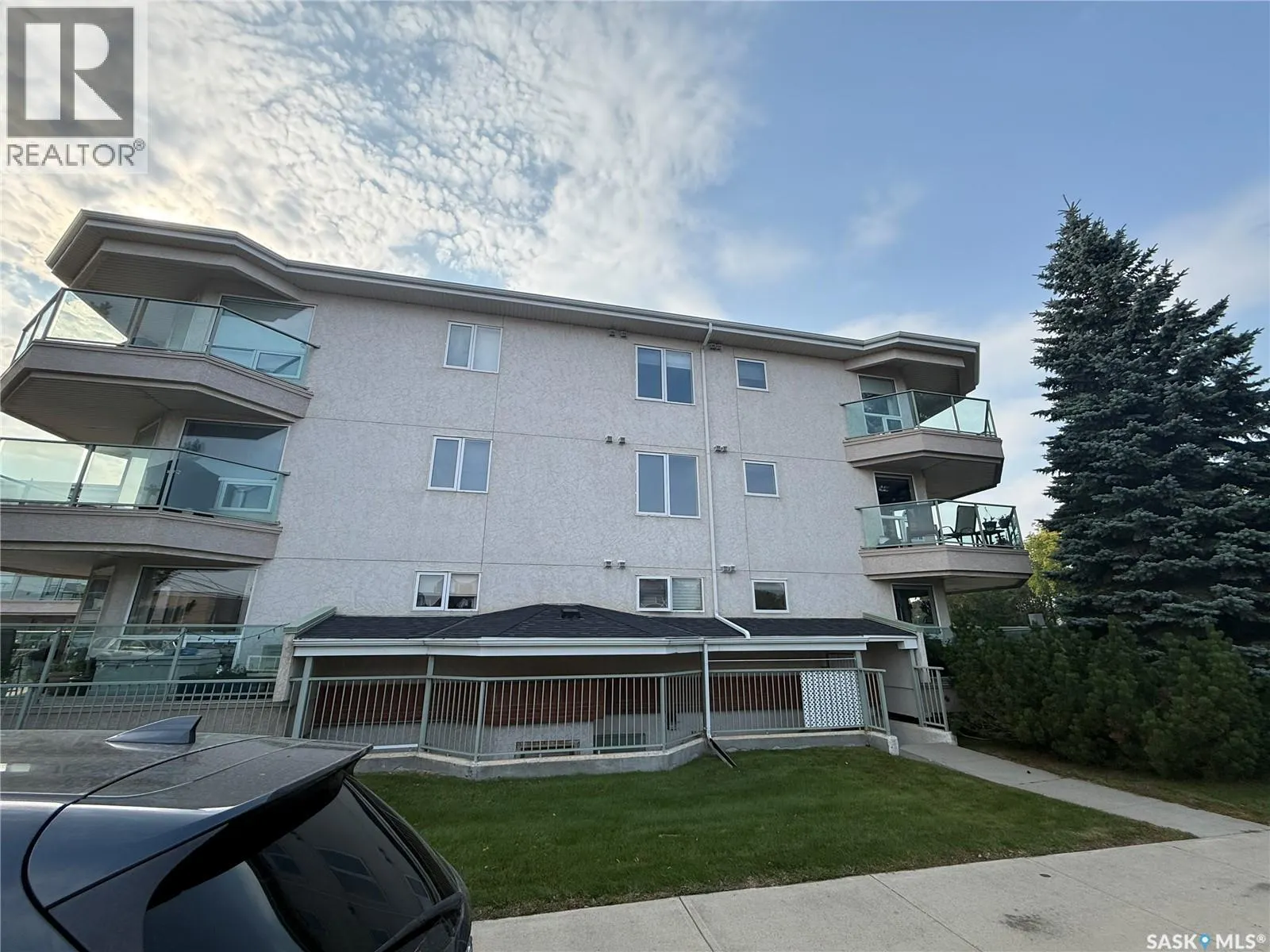 306 1850 Main STREET