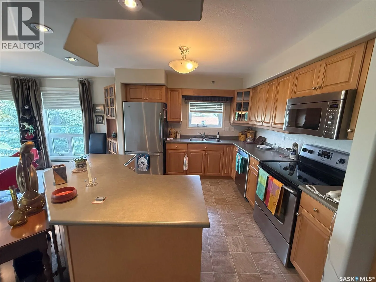 306 1850 Main STREET