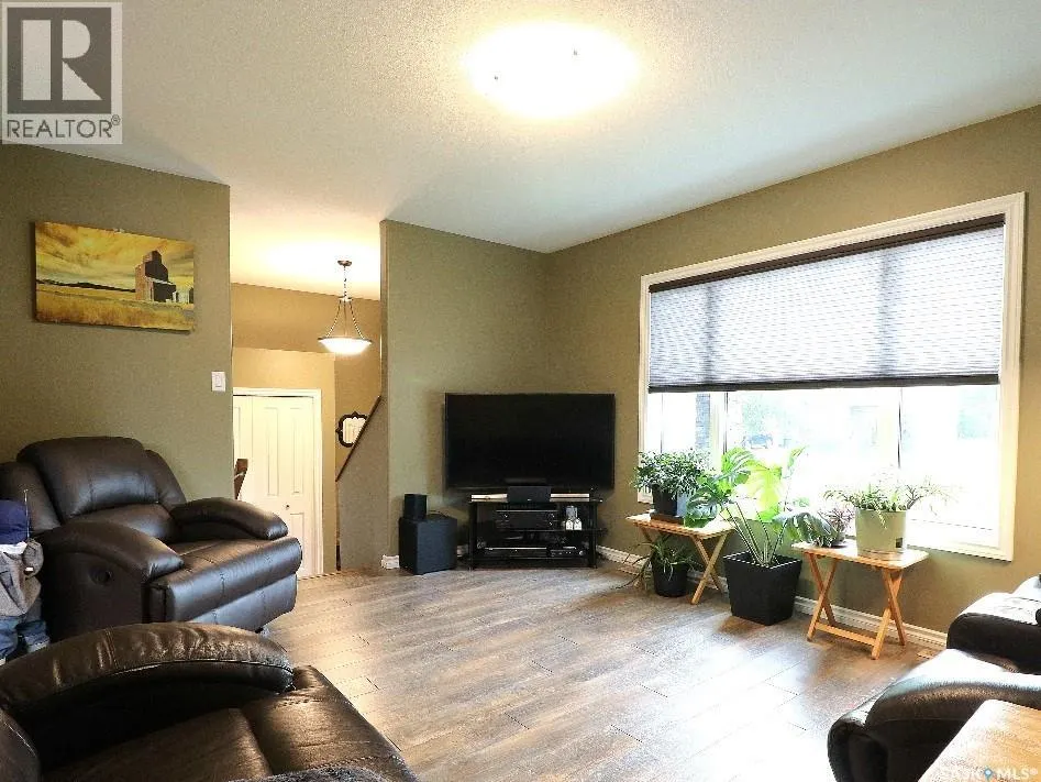57 MacFarline AVENUE
