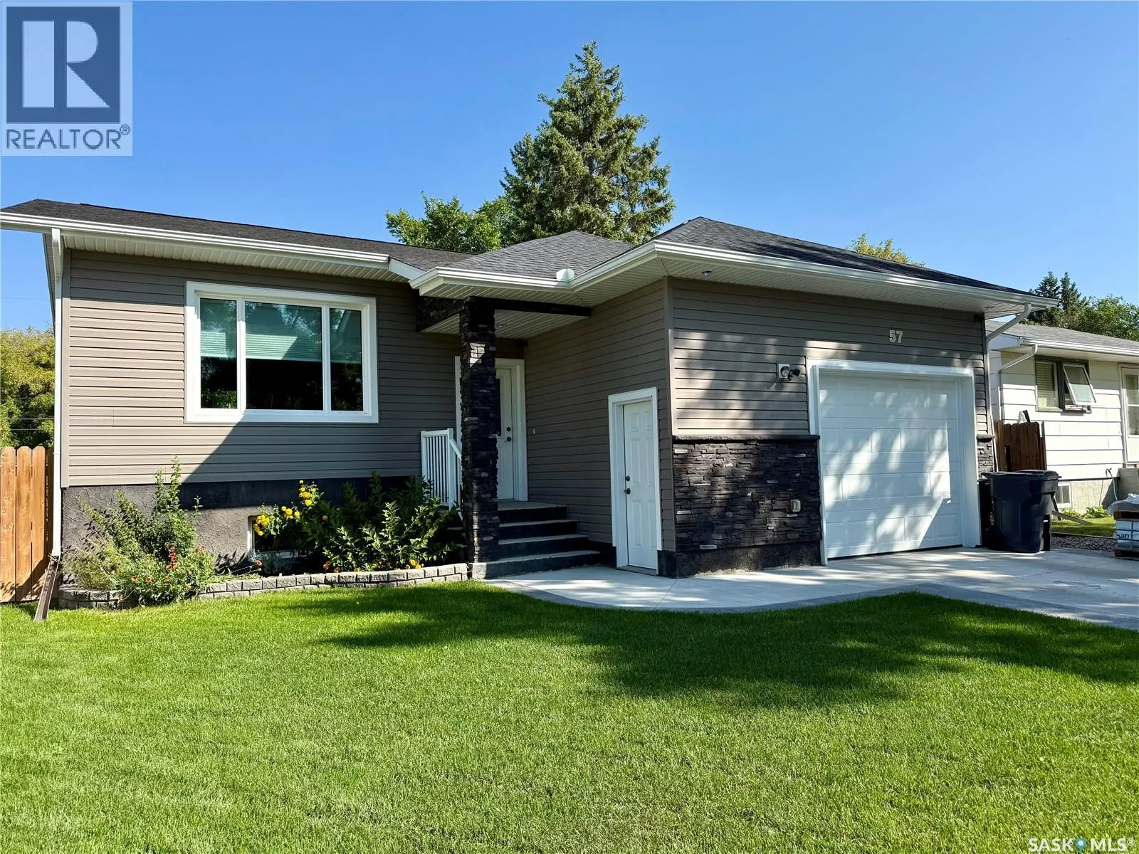 57 MacFarline AVENUE