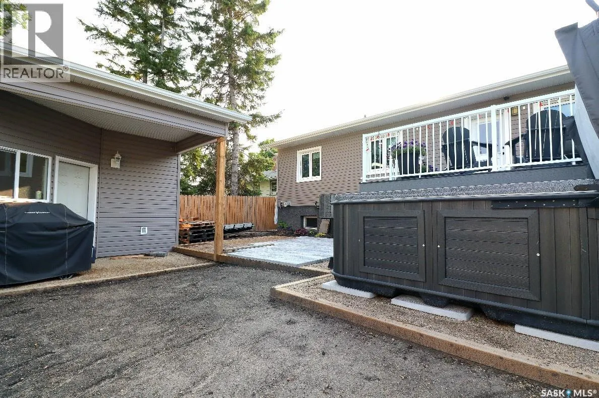57 MacFarline AVENUE