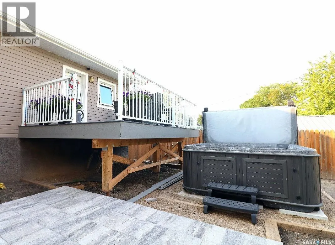 57 MacFarline AVENUE