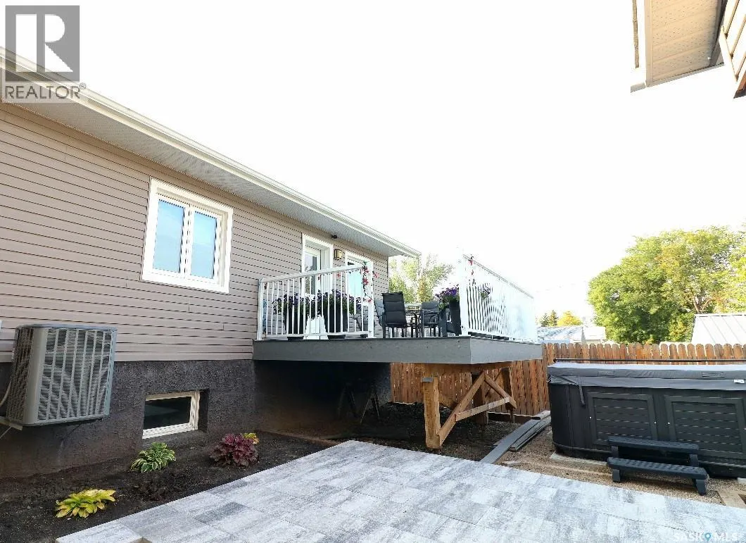 57 MacFarline AVENUE