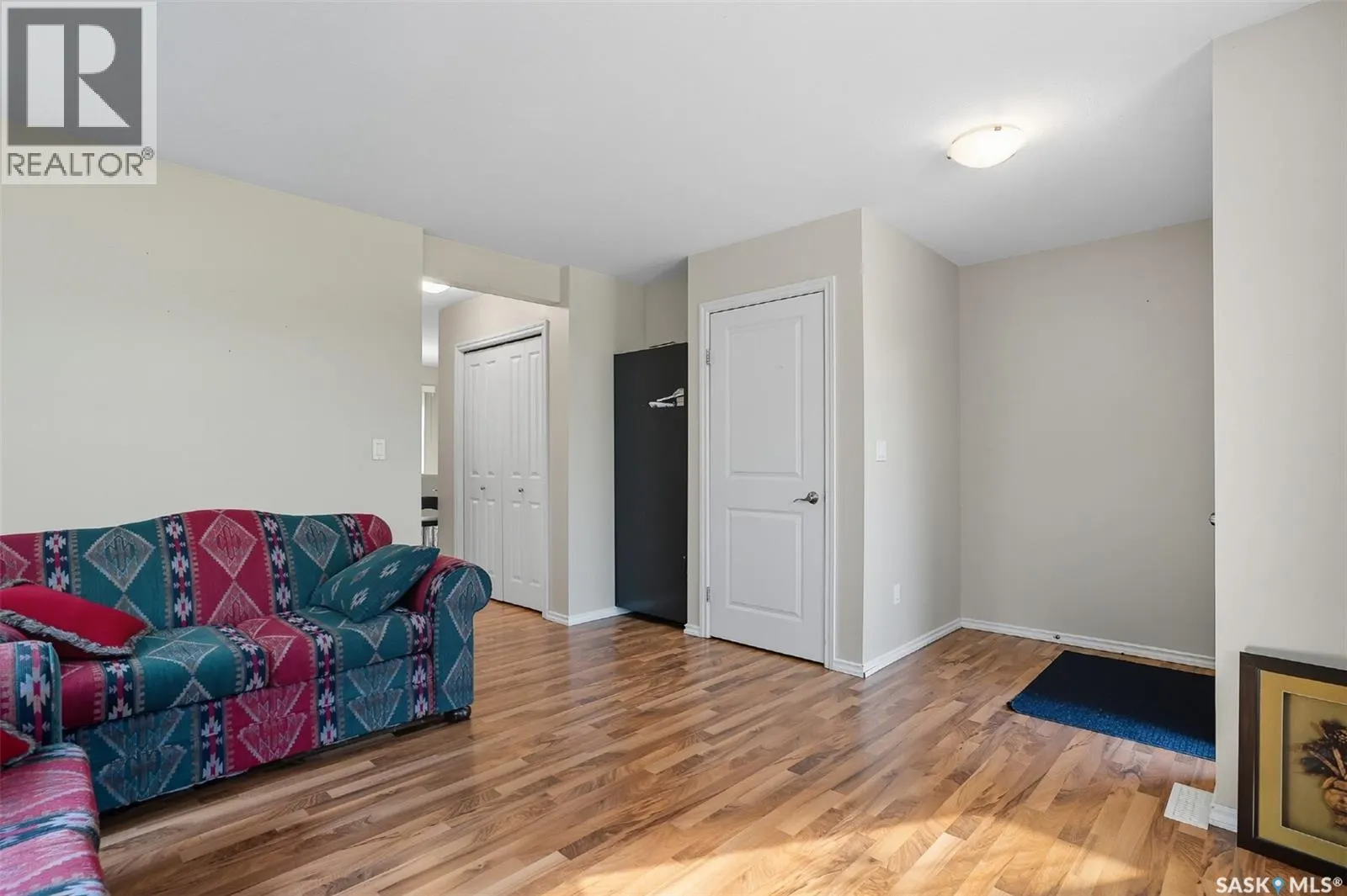 301 415 Lynd CRESCENT