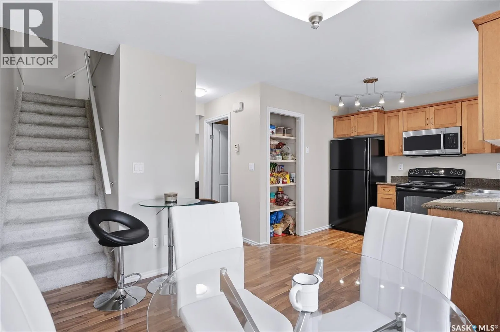 301 415 Lynd CRESCENT