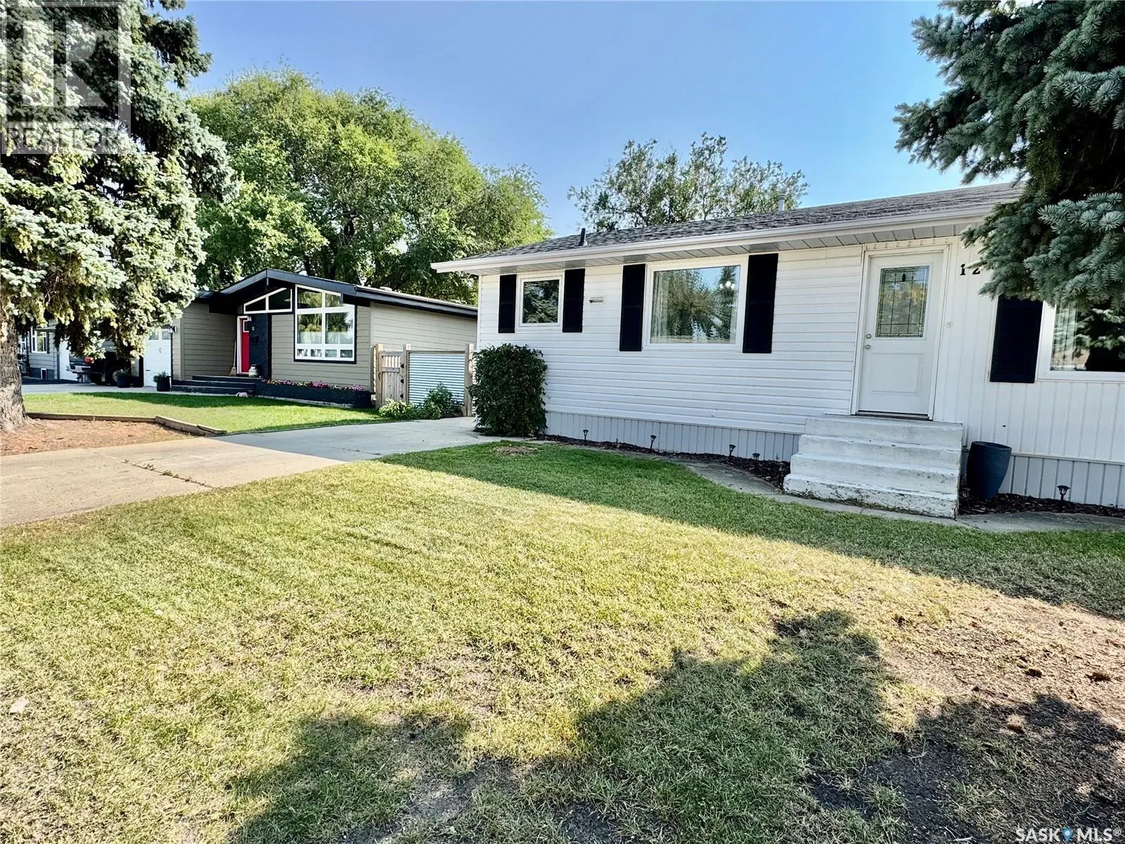 12 King CRESCENT