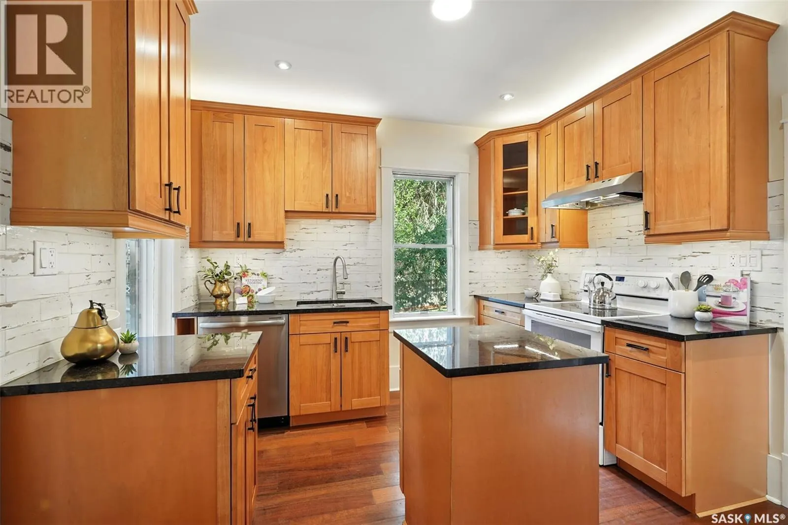 105 115th STREET E