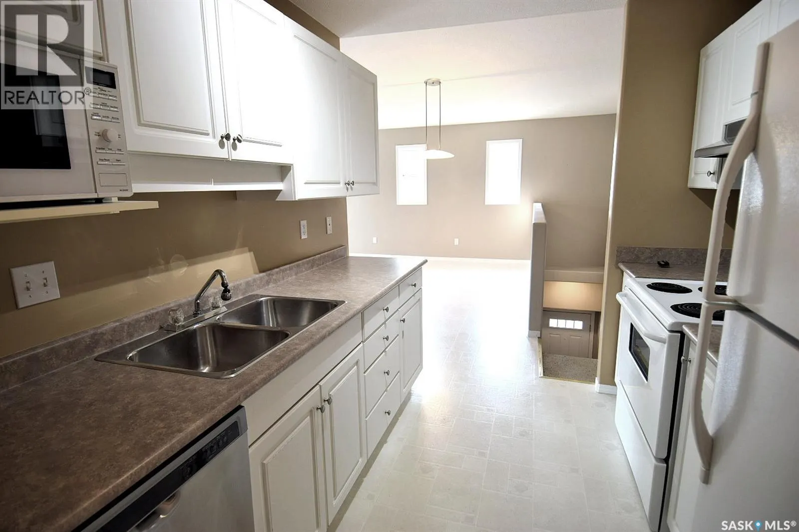 202C 141 105th STREET W