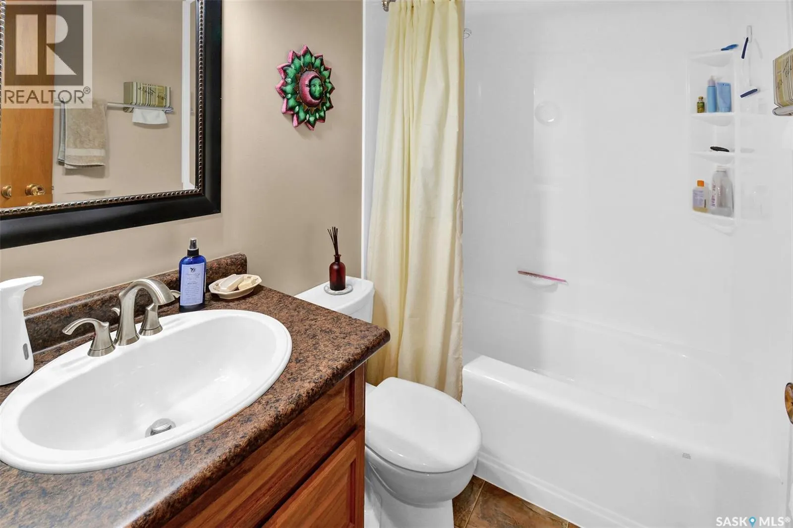 2938 Eastview