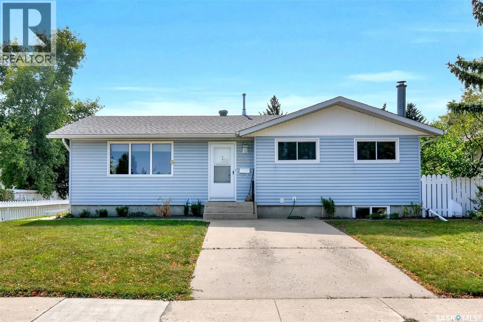2938 Eastview