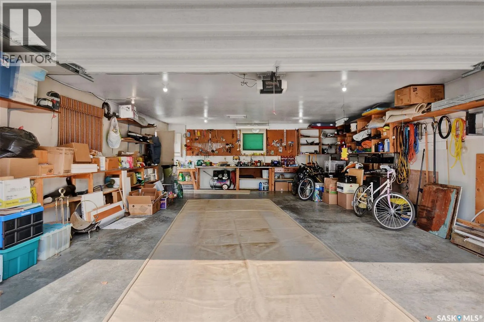 2938 Eastview