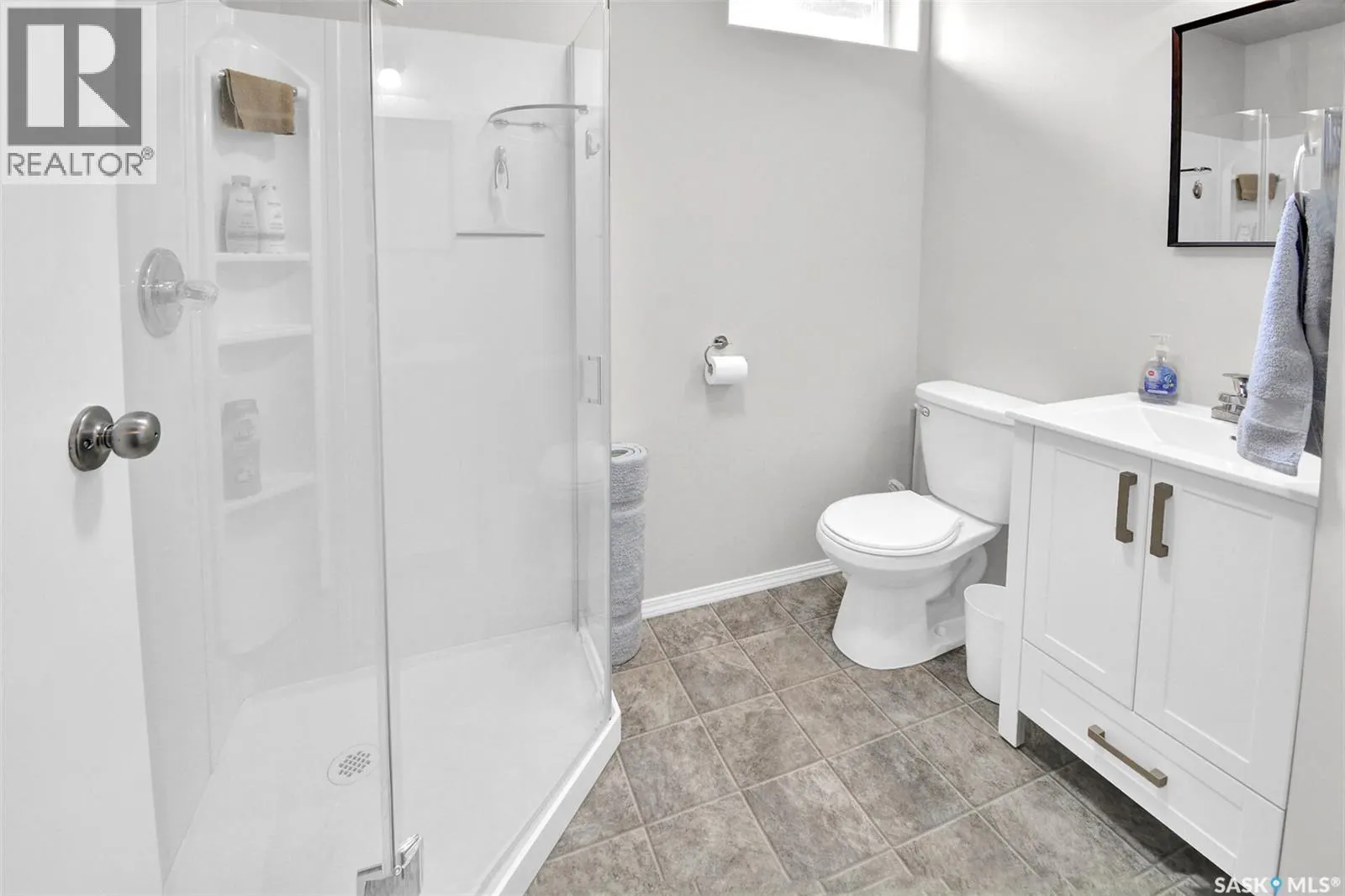 2938 Eastview